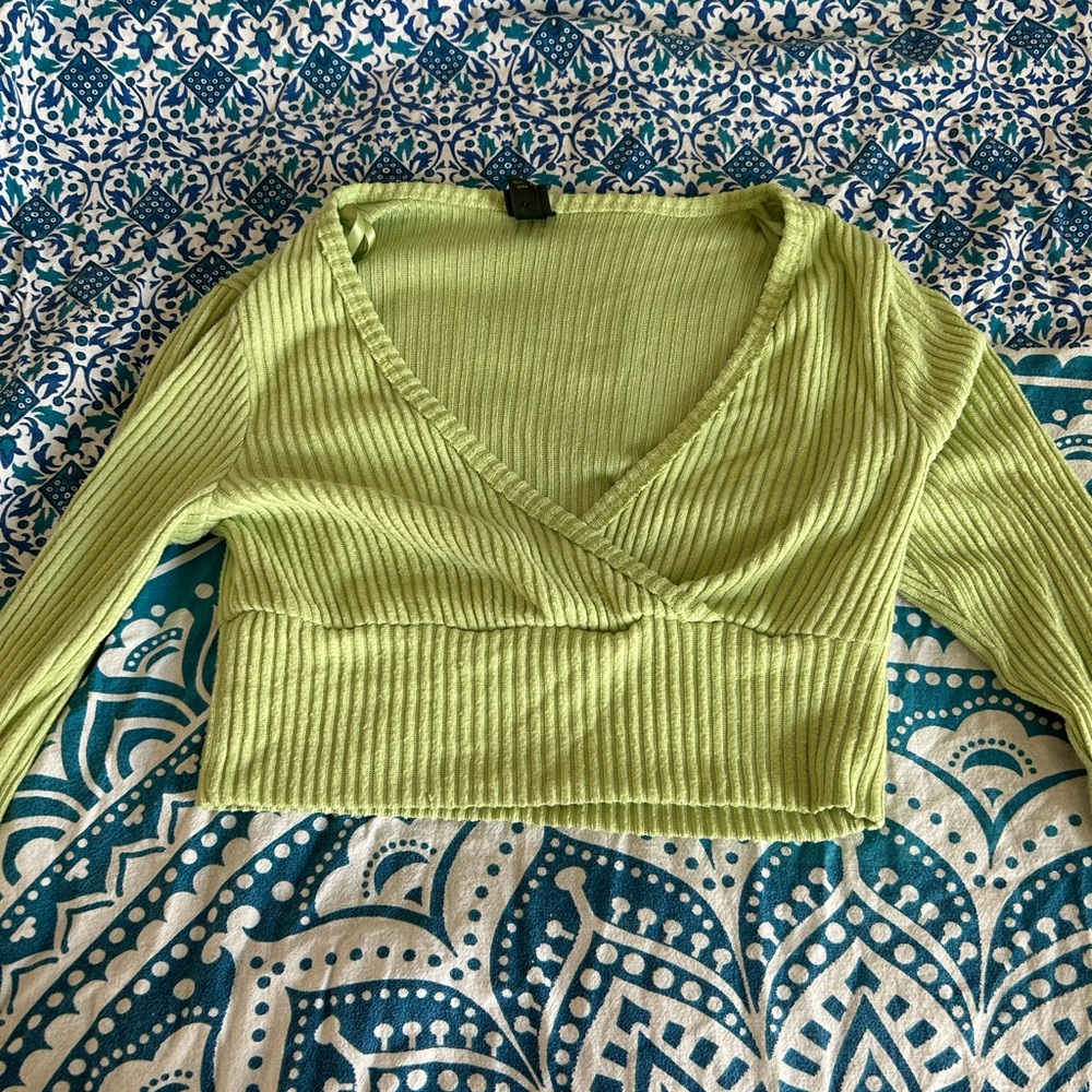 LONG SLEEVE CROP TOP